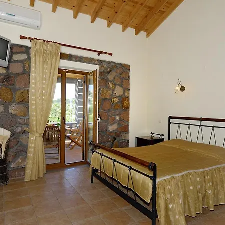 Michaela Beach Houses Mithymna Room photo